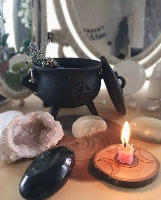 Criando um Altar: Dicas e Sugestões para o Seu Espaço Sagrado